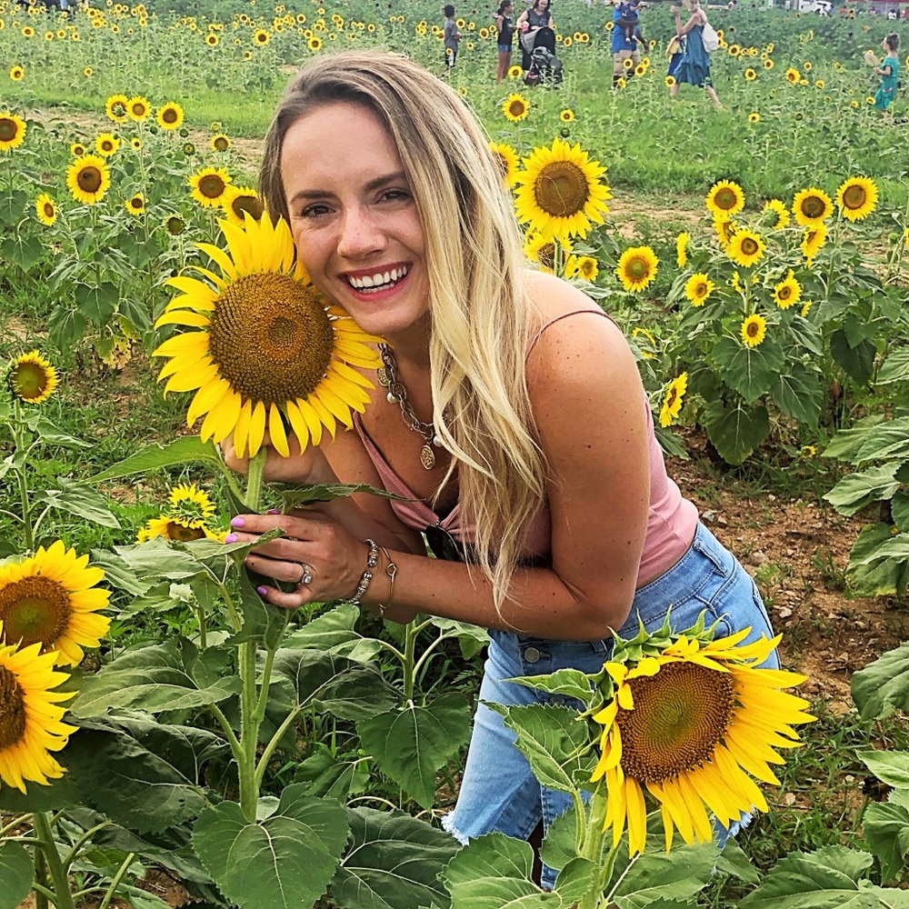 Meet your Posher, Alexis